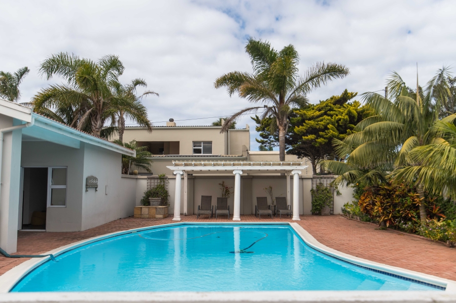 4 Bedroom Property for Sale in Summerstrand Eastern Cape